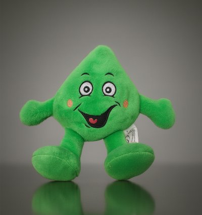 Yeşil Üçgen Şekilli Peluş Oyuncak – Eğitici & Eğlenceli