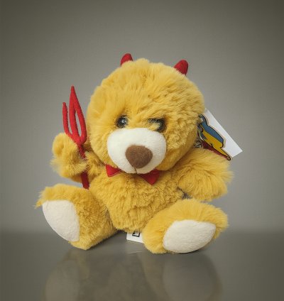 Şeytan Kostümlü Peluş Ayı – Yaramaz ve Sevimli Tasarım