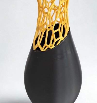 Siyah Sarı Geometrik 3D Vazo – Modern Dekoratif Tasarım